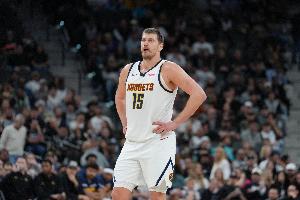 约基奇单月总篮板和总助攻都是联盟第一 ABA&NBA合并后仅此一人