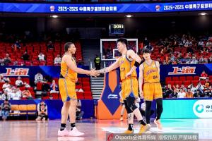 10连胜！媒体人：上海阵容厚实均衡 还有超级外援加持 容错率极高