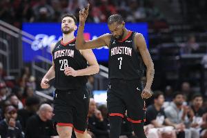 乌度卡：KD&申京是两杯毒药 他俩的配合通常都能形成错位单打机会