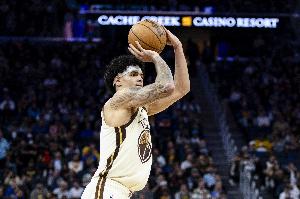 大功臣！桑托斯13中9高效得到20分7板6助1断 三分4中2